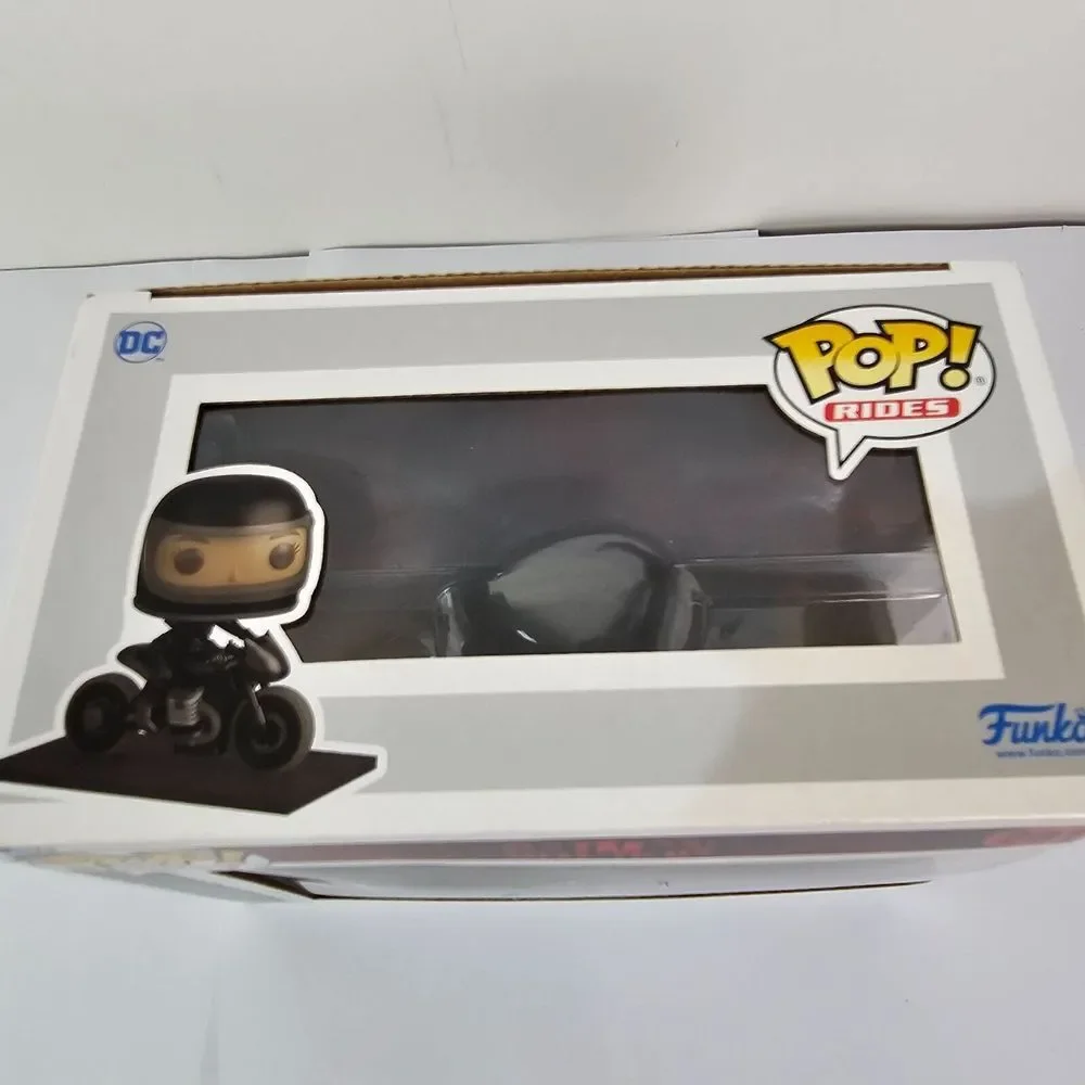 New NIB Funko Pop! Selina Kyle on Motorcycle #281 from The‎ Batman